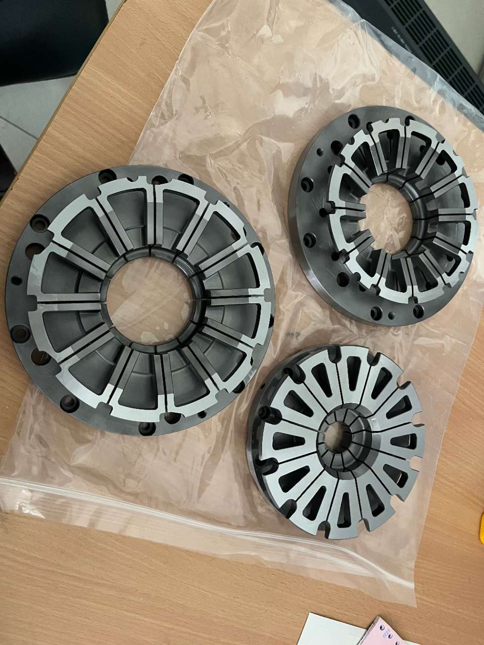 Batch of custom diaphragm collets for a machine tool builder with different bore sizes